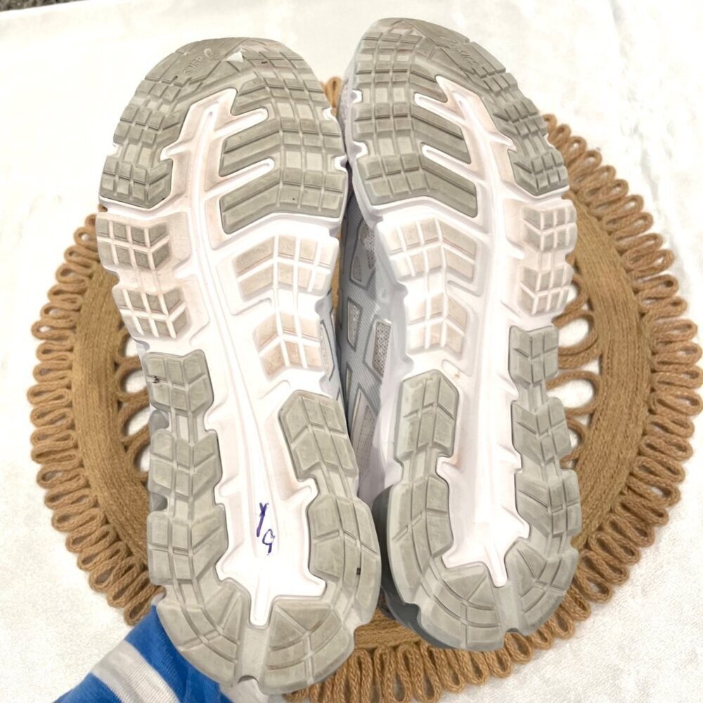 Asics Gel-Quantum 90 White/Pure Silver Sneakers Size Women's 8/ EU 39.5 - Picture 8 of 11